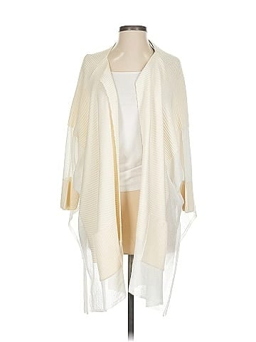 Escada Poncho (view 1)