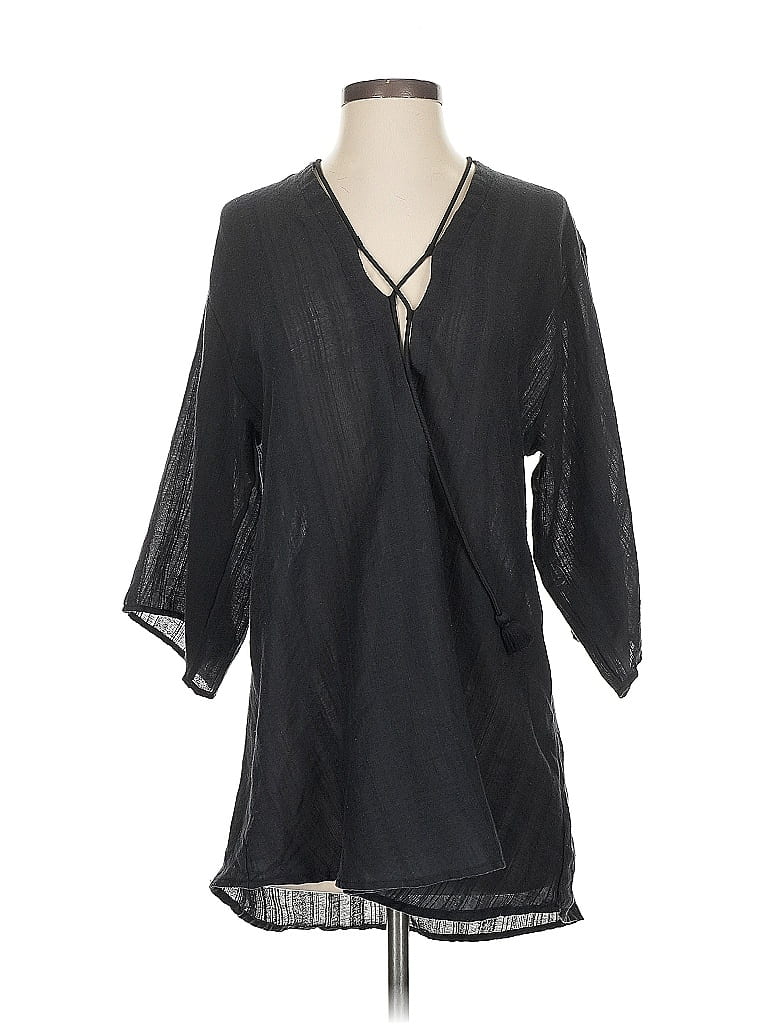 Click to view more detailed imagery on our partner's website Pre-owned Robin Piccone 3/4 Sleeve Blouse In Black