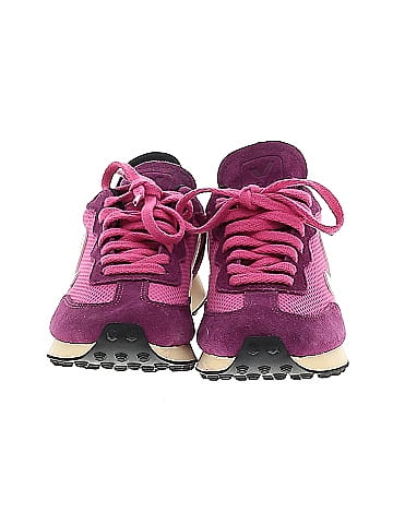 VEJA Sneakers (view 2)