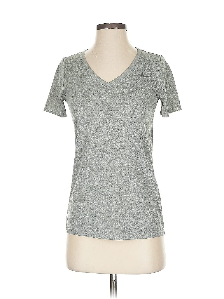Pre-owned Nike Active T-shirt In Gray