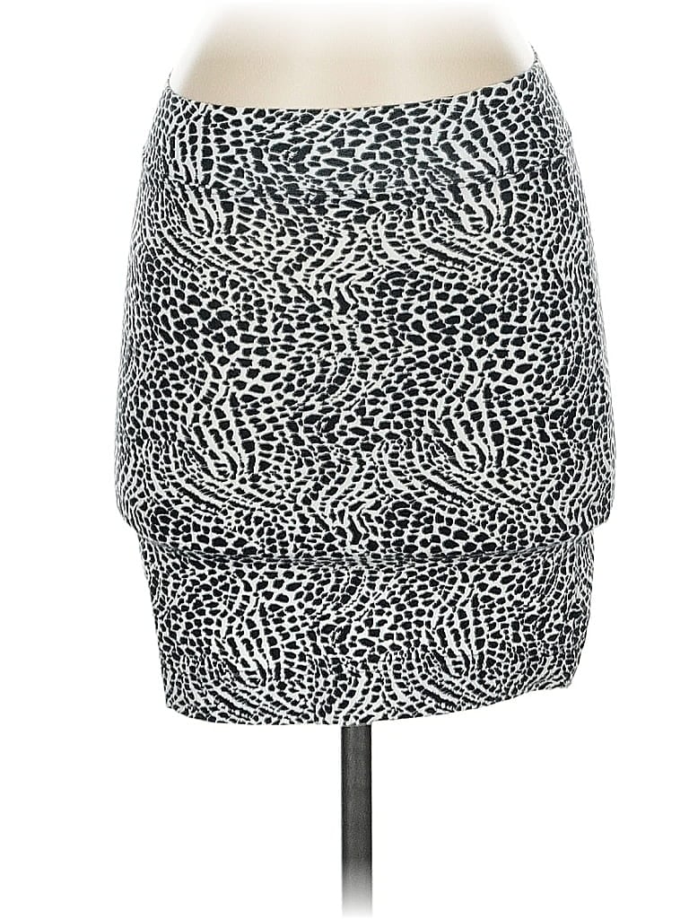 Pre-owned Moda International Casual Skirt In Silver