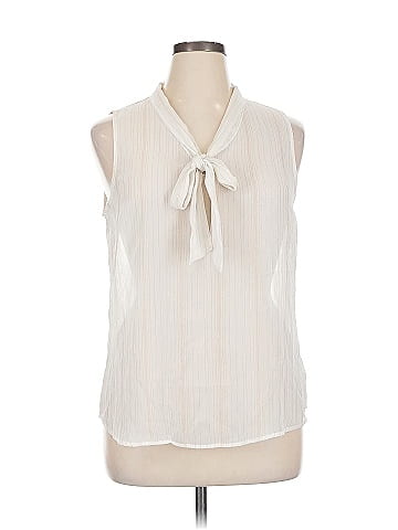 New York & Company Sleeveless Blouse (view 1)