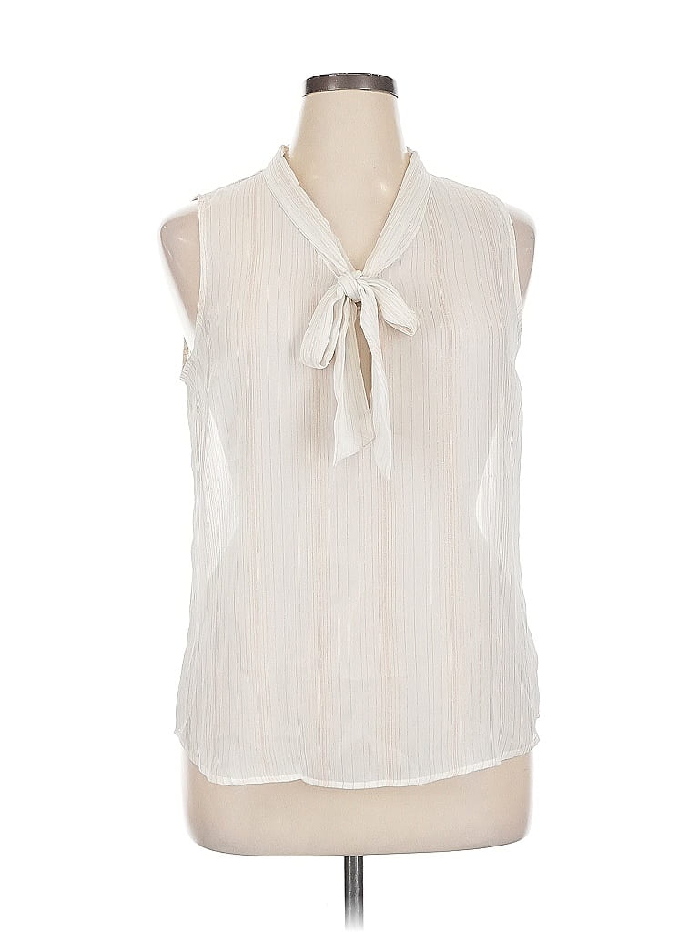 Click to view more detailed imagery on our partner's website Pre-owned New York And Company Sleeveless Blouse In White