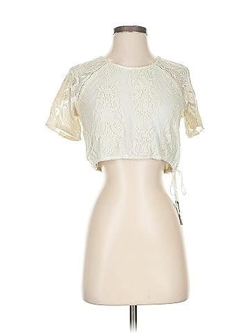 Kendall & Kylie Short Sleeve Top (view 1)