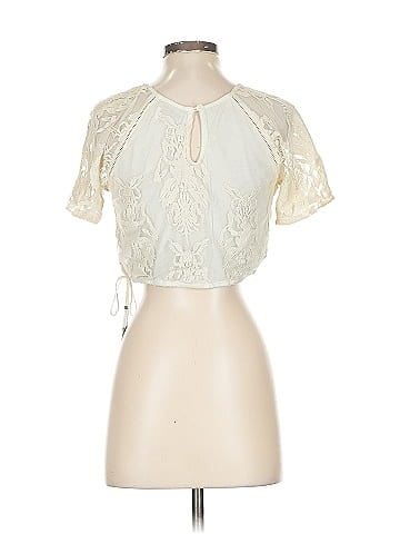 Kendall & Kylie Short Sleeve Top (view 2)