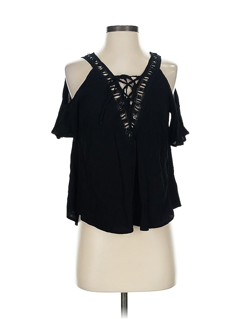 Pre-owned Astr Sleeveless Blouse In Black