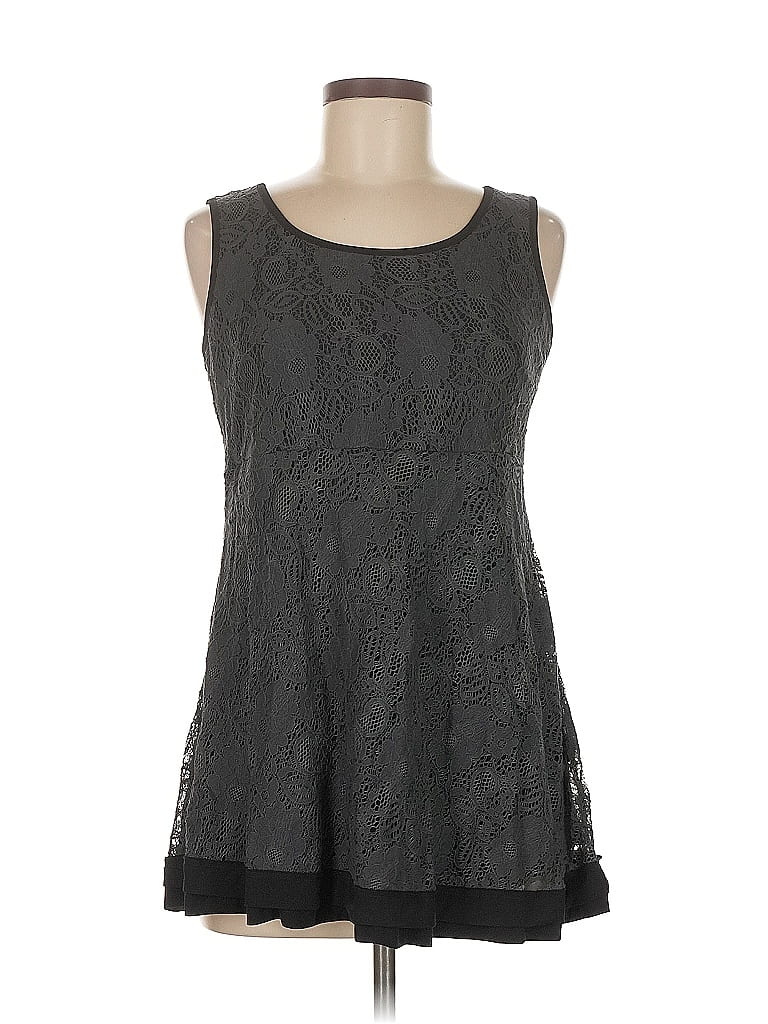 Click to view more detailed imagery on our partner's website Pre-owned Style & Co Sleeveless Top Gray Scoop Neck Tops