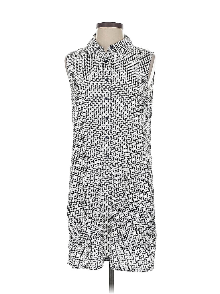 Click to view more detailed imagery on our partner's website Pre-owned Equipment Sleeveless Silk Top Silver Polka Dots Pattern Collared Neckline Tops
