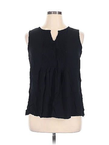 Woman Within Sleeveless Blouse (view 1)