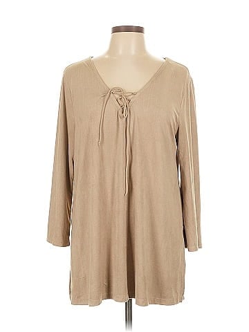 Eyeshadow 3/4 Sleeve Blouse (view 1)