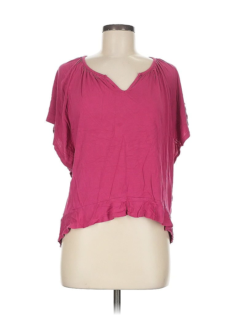 Click to view more detailed imagery on our partner's website Pre-owned Gap Short Sleeve T-shirt In Pink