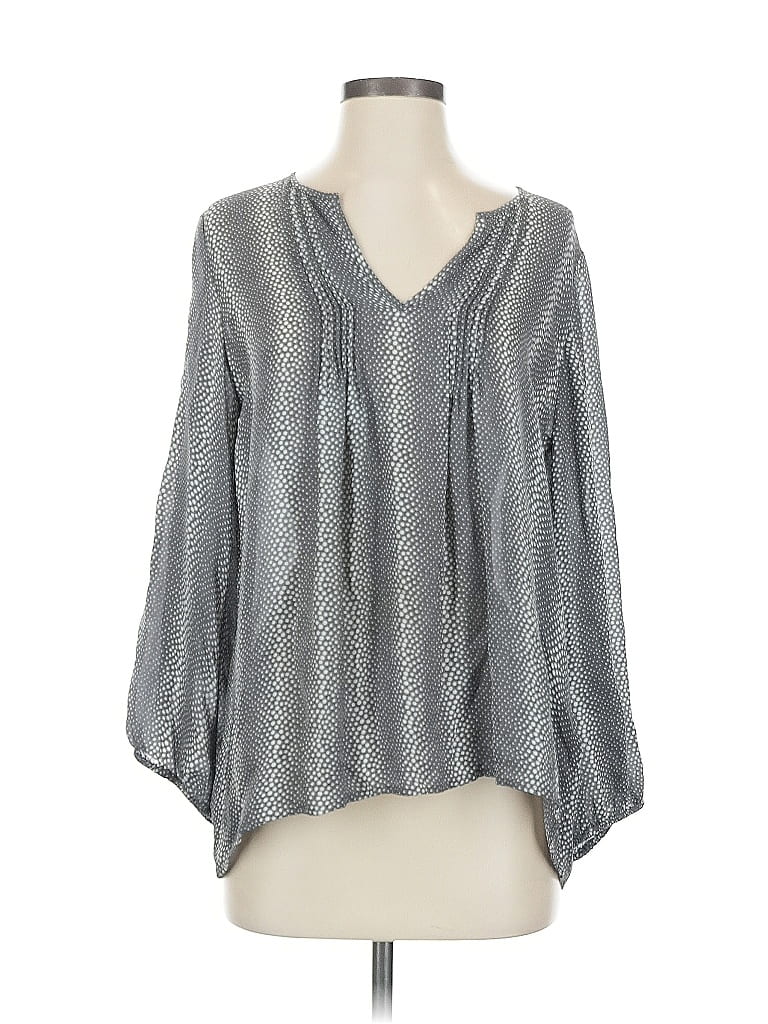Click to view more detailed imagery on our partner's website Pre-owned Joie 3/4 Sleeve Silk Top Gray V Neck Tops