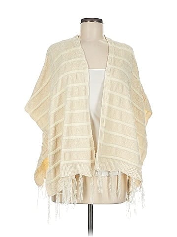 Akemi + Kin Poncho (view 1)