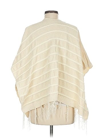 Akemi + Kin Poncho (view 2)
