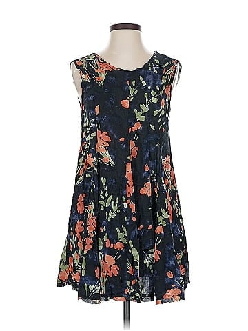 Ecote Sleeveless Blouse (view 1)