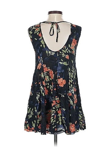 Ecote Sleeveless Blouse (view 2)