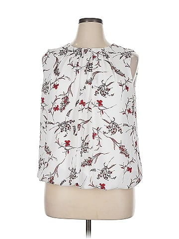 Liz Claiborne Career Sleeveless Blouse (view 1)