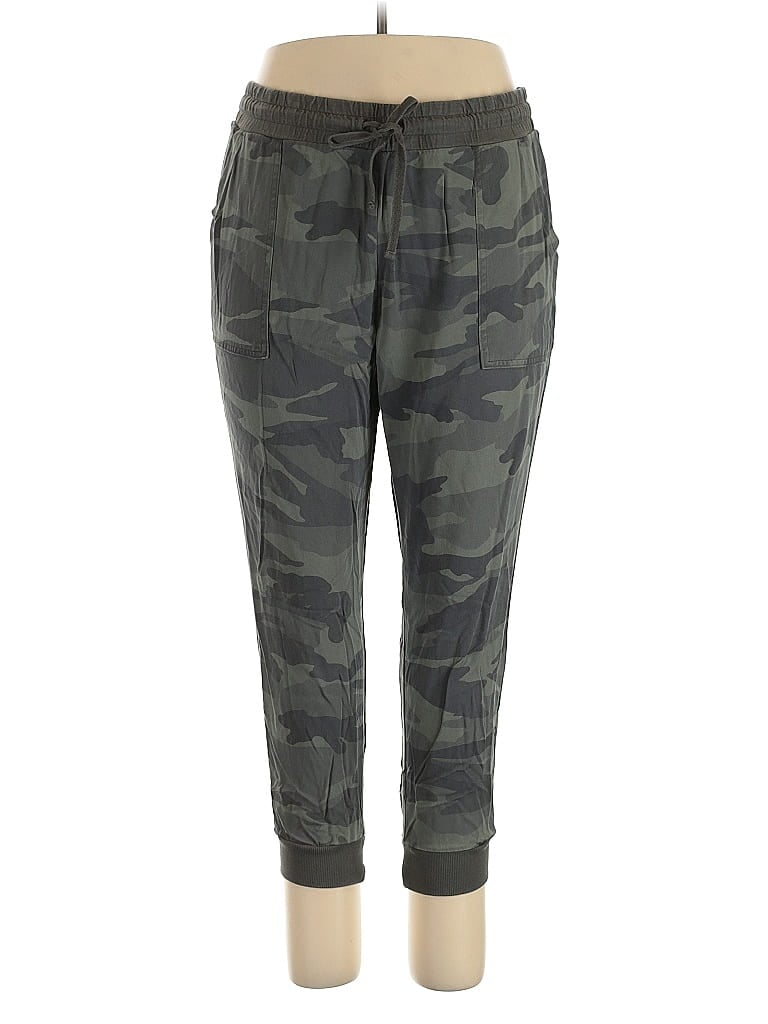 Pre-owned Splendid Casual Pants In Green