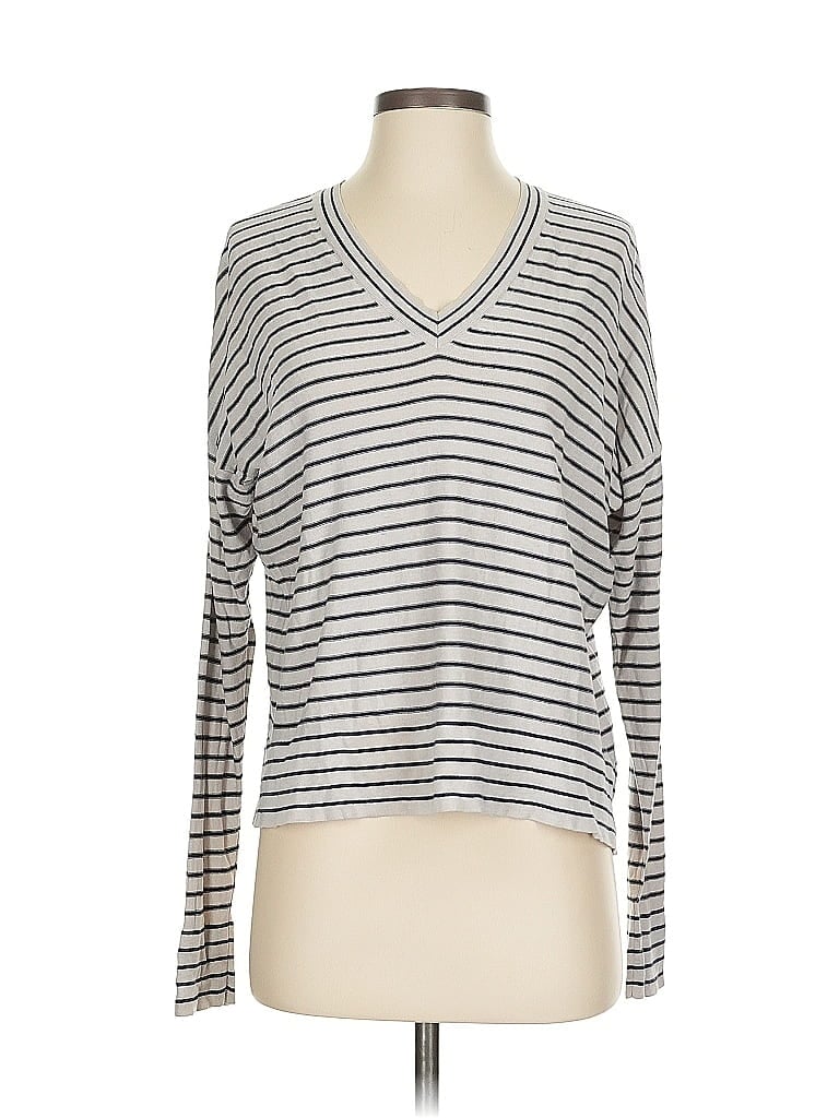 Pre-owned Athleta Long Sleeve T-shirt In Gray