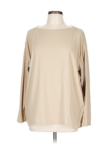 Lululemon Athletica 3/4 Sleeve T-Shirt (view 1)