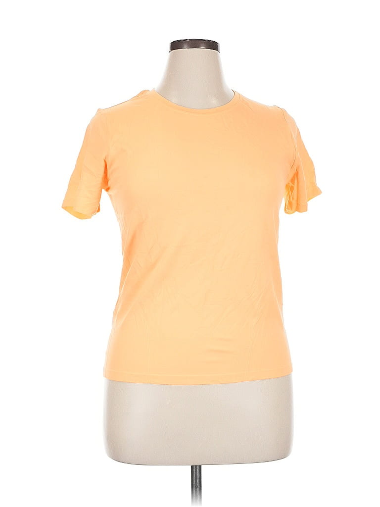 Click to view more detailed imagery on our partner's website Pre-owned Fabletics Short Sleeve T-shirt In Orange