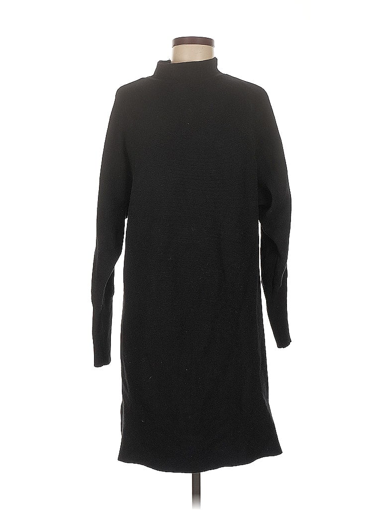 Click to view more detailed imagery on our partner's website Pre-owned Tahari Turtleneck Sweater In Black