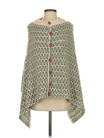 Simply Noelle Poncho (view 1)
