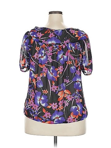 Collection Short Sleeve T-Shirt (view 2)