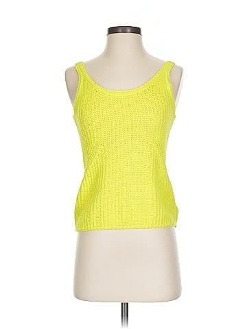Scoop Sleeveless Top (view 1)