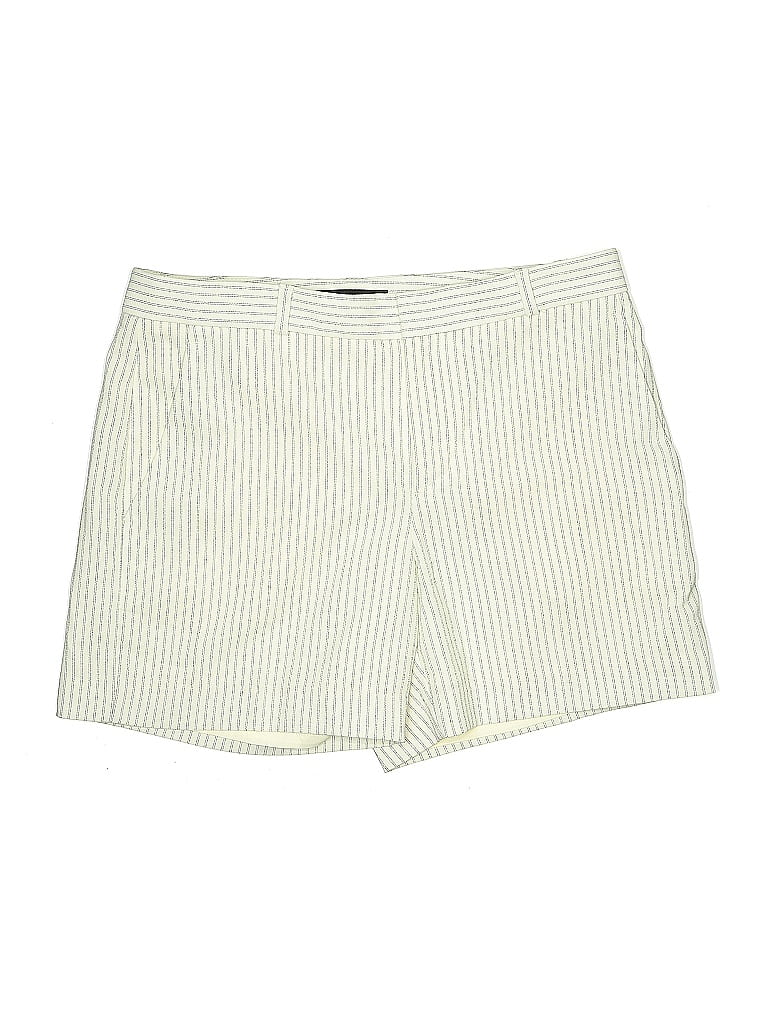 Click to view more detailed imagery on our partner's website Pre-owned Banana Republic Shorts In White