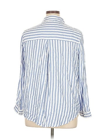 BeachLunchLounge 3/4 Sleeve Button-Down Shirt (view 2)