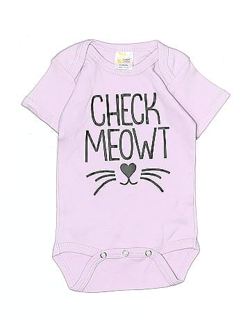 Laughing Giraffe Short Sleeve Onesie (view 1)