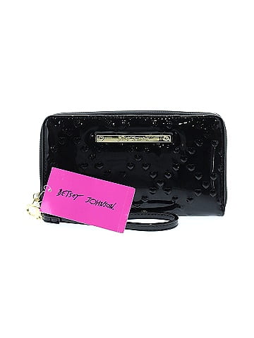 Unbranded Wristlet (view 1)