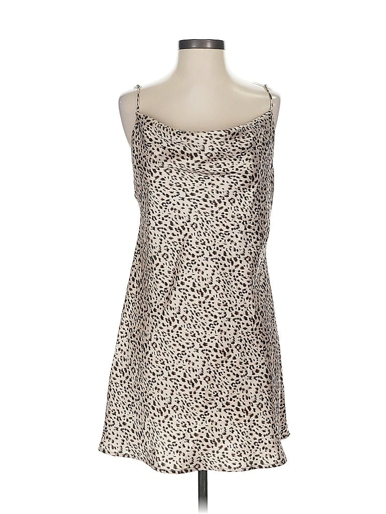 Click to view more detailed imagery on our partner's website Pre-owned Polly Cocktail Dress In White