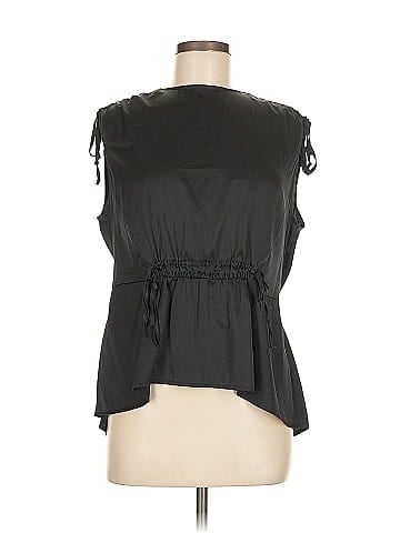Scoop Sleeveless Blouse (view 1)