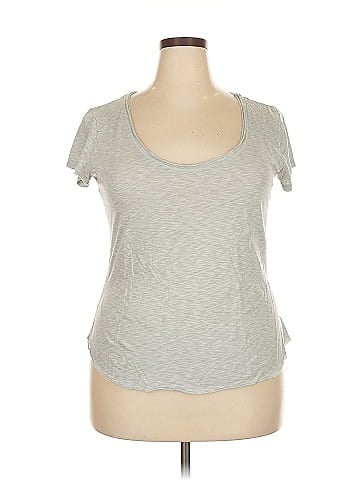 Fabletics Short Sleeve T-Shirt (view 1)