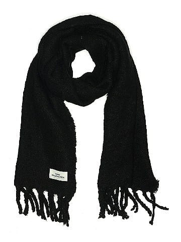 Main Character Scarf (view 1)