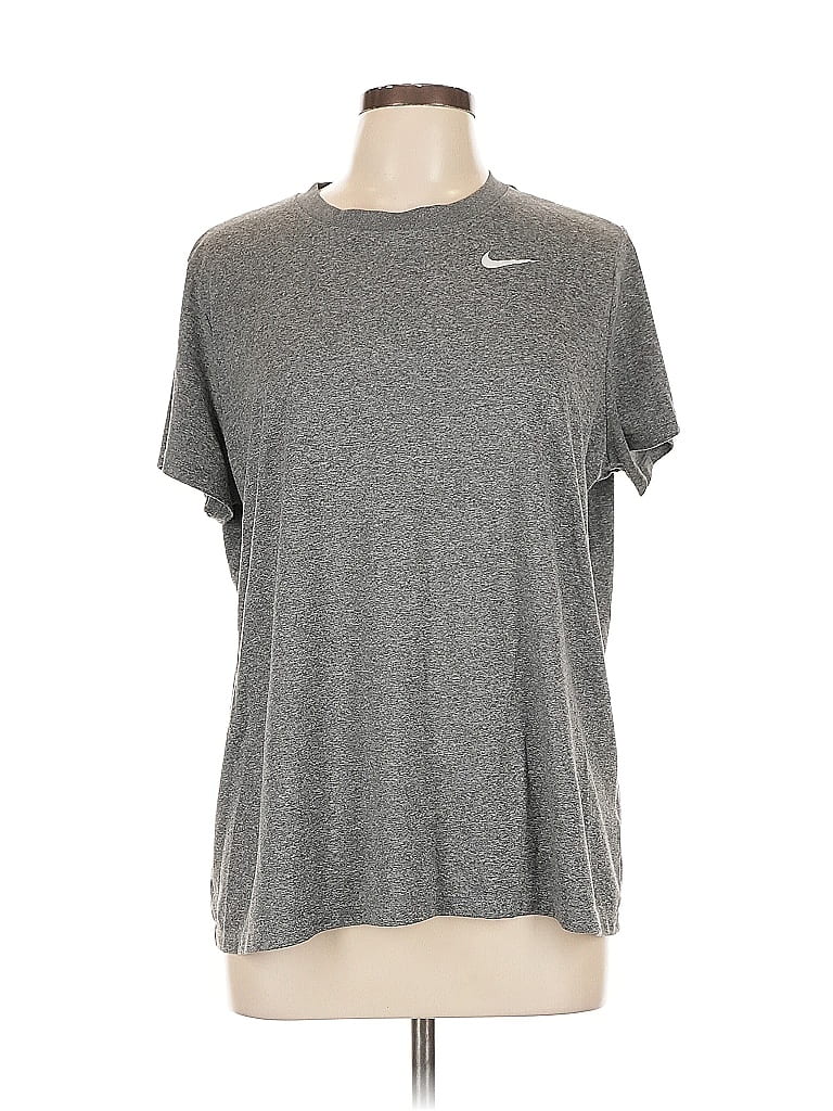 Pre-owned Nike Active T-shirt In Gray