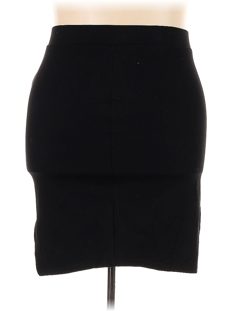Pre-owned Torrid Casual Skirt In Black