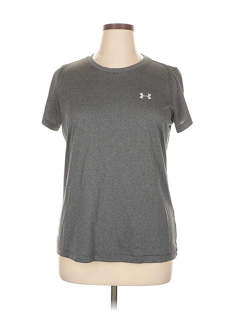 Click to view more detailed imagery on our partner's website Pre-owned Under Armour Active T-shirt In Gray
