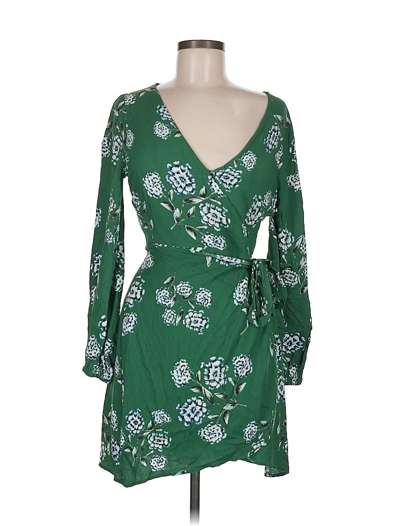 Pre-owned Cupcakes And Cashmere Casual Dress In Green