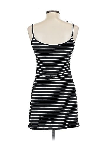 Urban Outfitters Casual Dress (view 2)