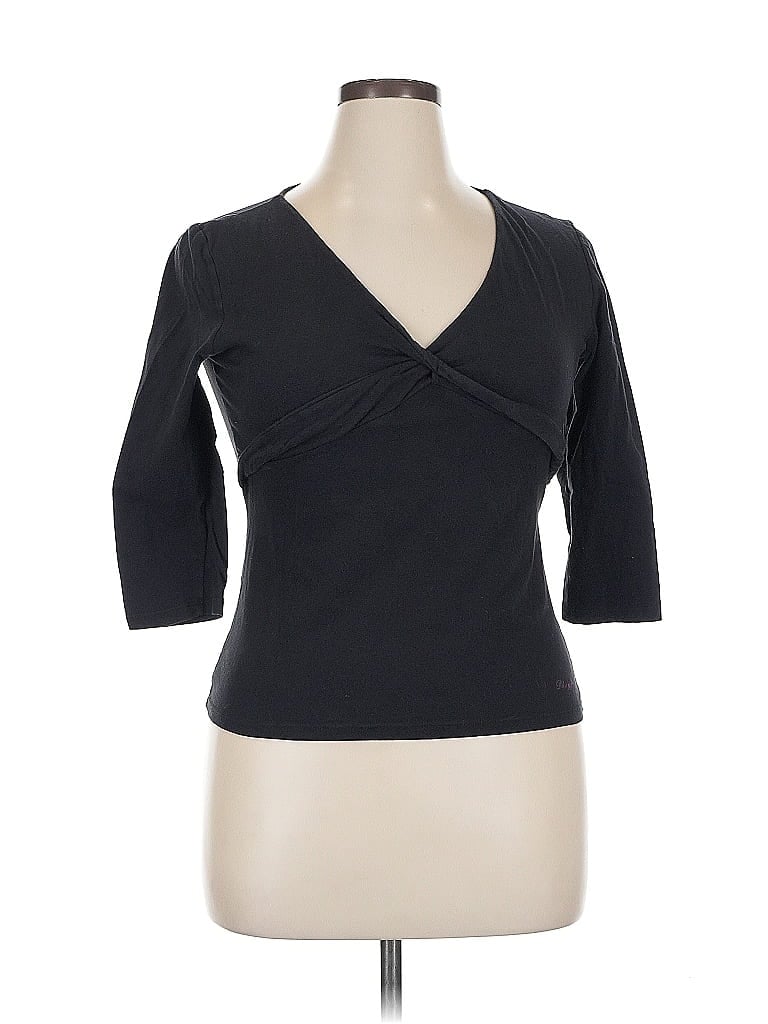 Click to view more detailed imagery on our partner's website Pre-owned Dkny Jeans 3/4 Sleeve Top In Black