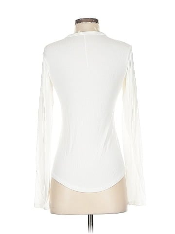 Lululemon Athletica Long Sleeve T-Shirt (view 2)