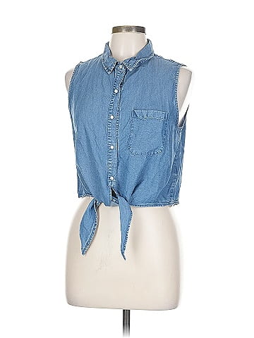 Forever 21 Sleeveless Button-Down Shirt (view 1)
