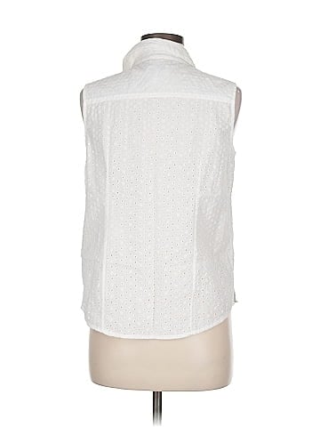 Croft & Barrow Sleeveless Button-Down Shirt (view 2)