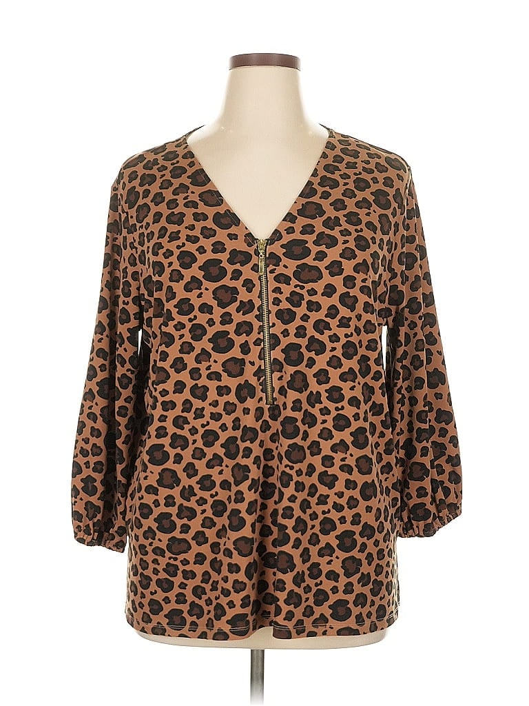 Click to view more detailed imagery on our partner's website Pre-owned Carmen Marc Valvo Kimono In Brown