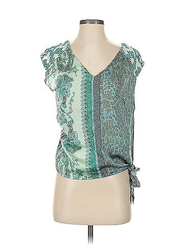 Tiny Sleeveless Blouse (view 1)