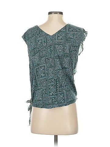 Tiny Sleeveless Blouse (view 2)