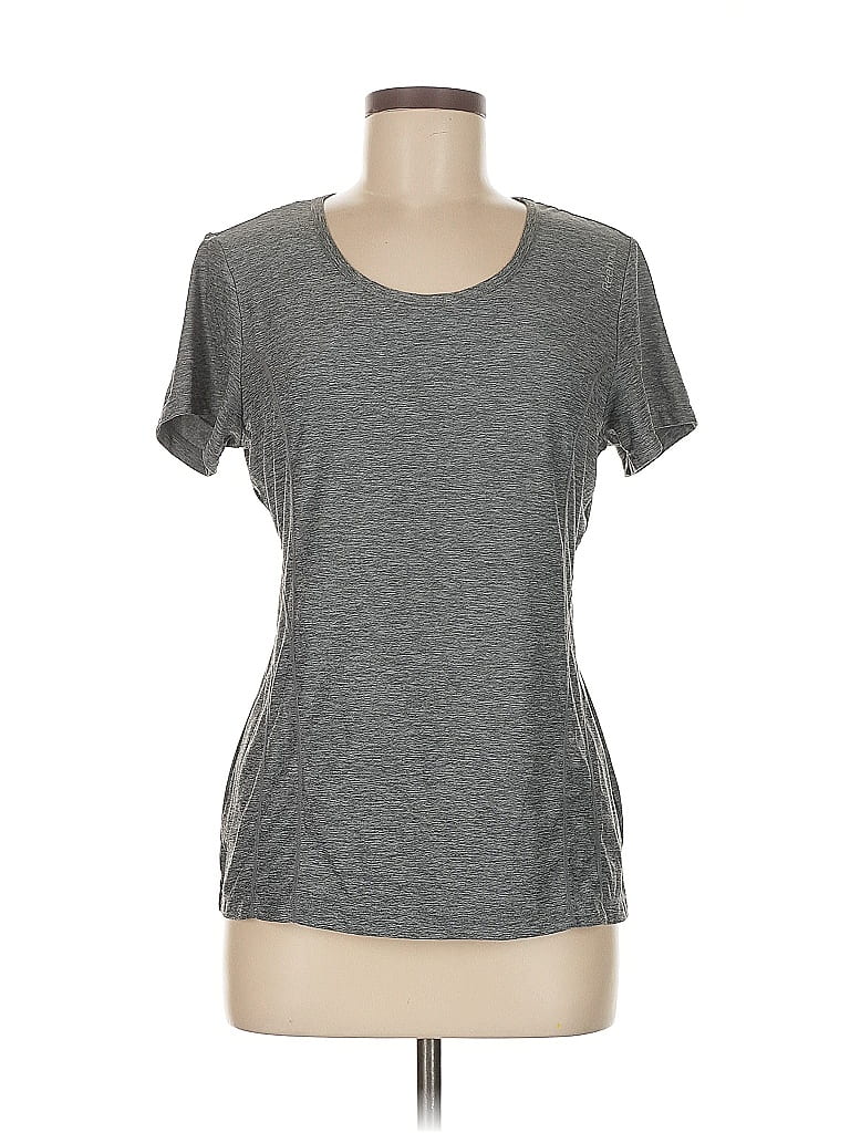 Click to view more detailed imagery on our partner's website Pre-owned Reebok Active T-shirt In Gray